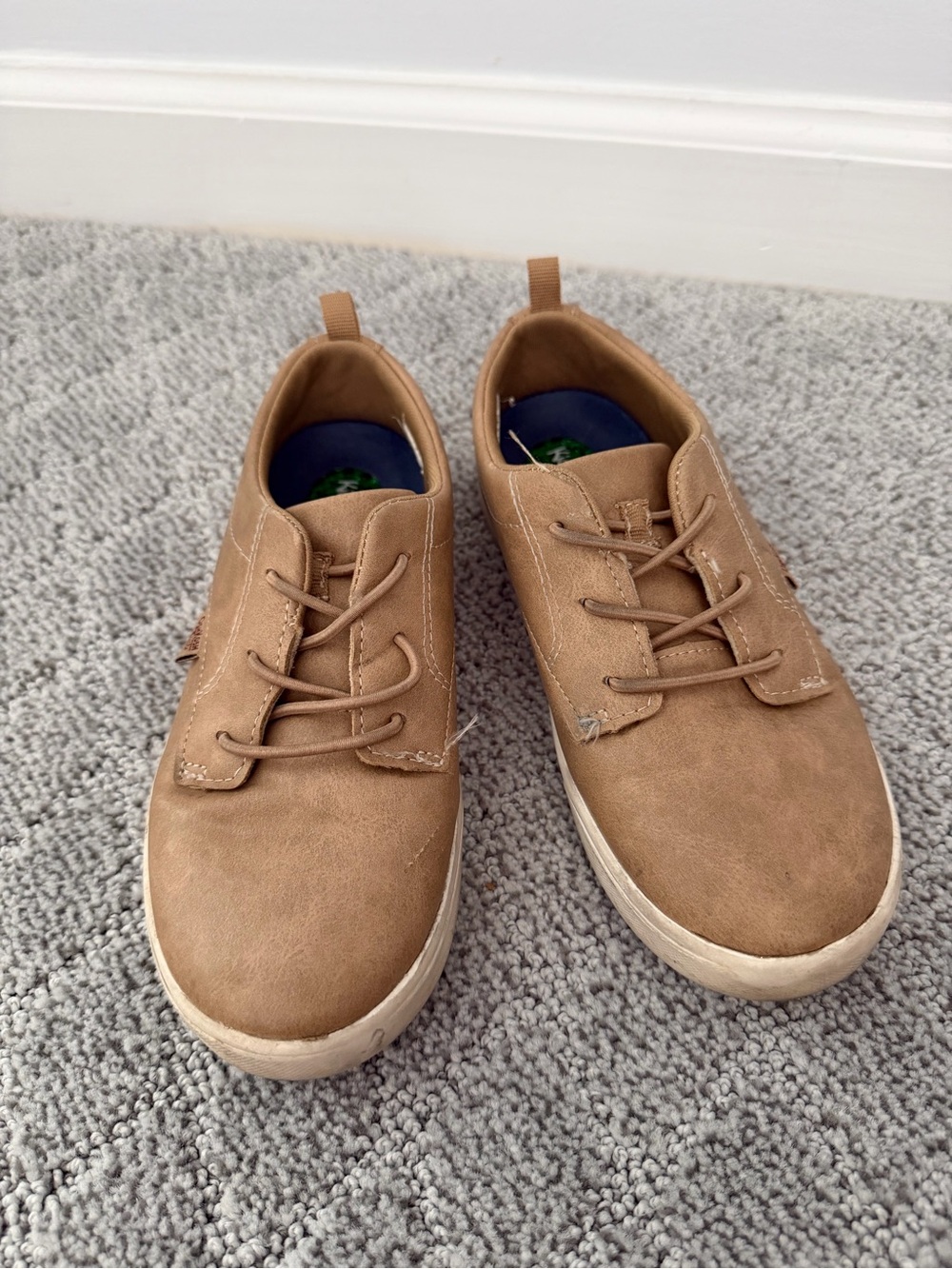 Boys OshKosh shoes. Size 2M.